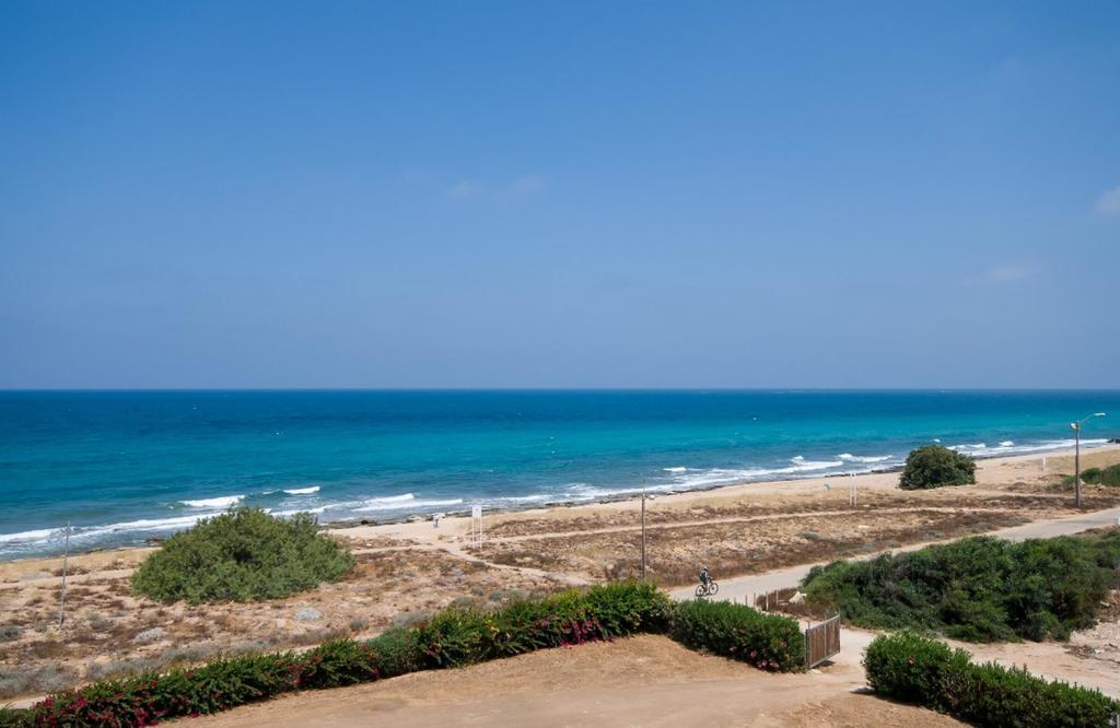 Ha-Aliya Sea View Apartment Нахария Екстериор снимка