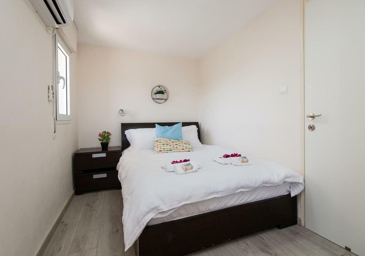 Ha-Aliya Sea View Apartment Нахария Екстериор снимка
