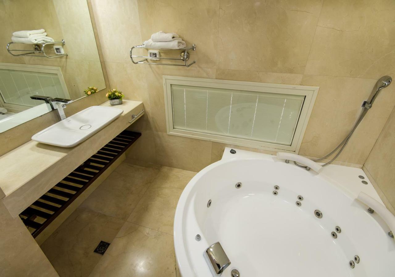 Ha-Aliya Sea View Apartment Нахария Екстериор снимка
