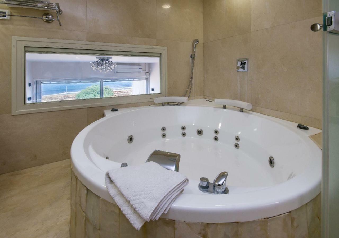 Ha-Aliya Sea View Apartment Нахария Екстериор снимка