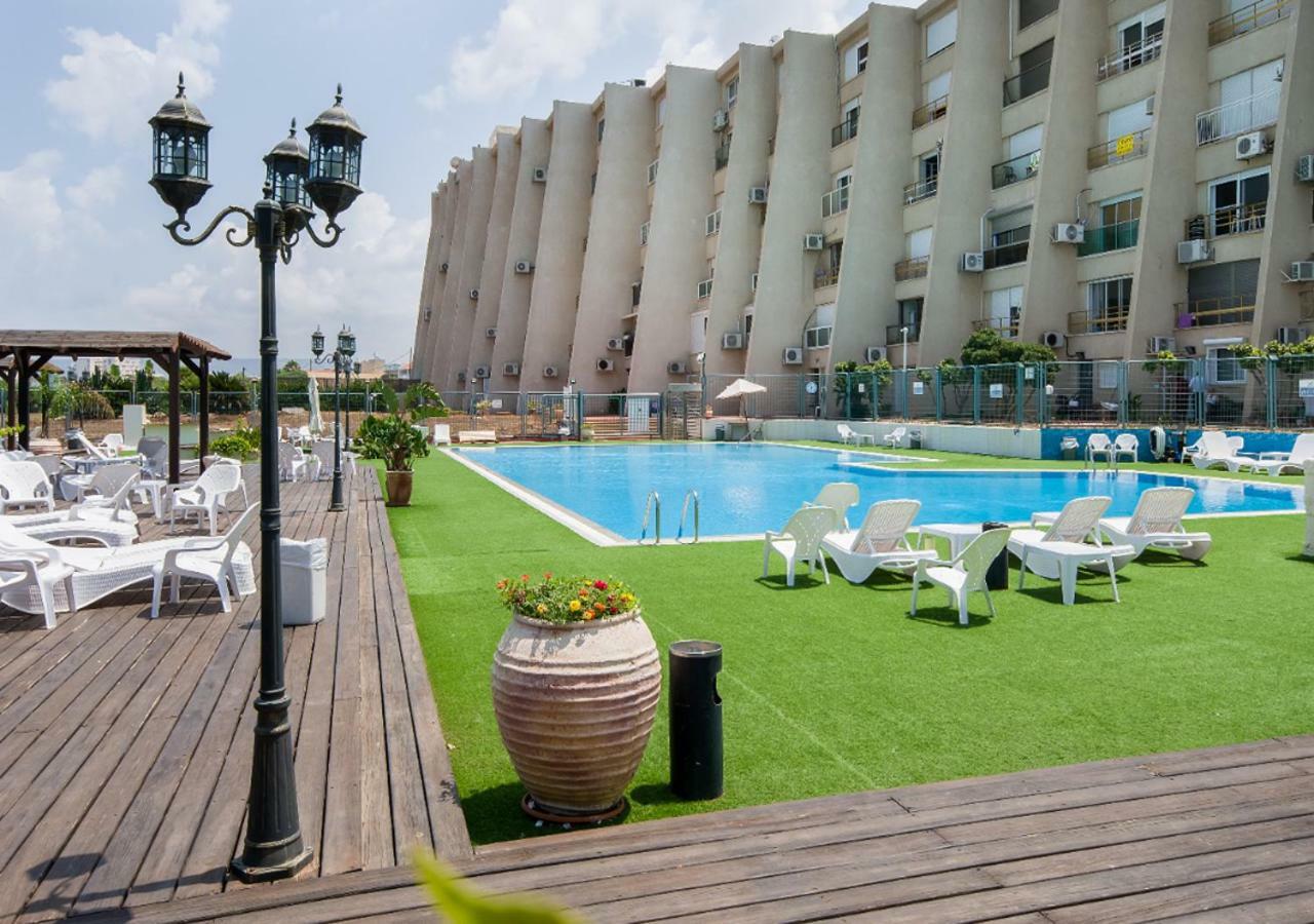Ha-Aliya Sea View Apartment Нахария Екстериор снимка